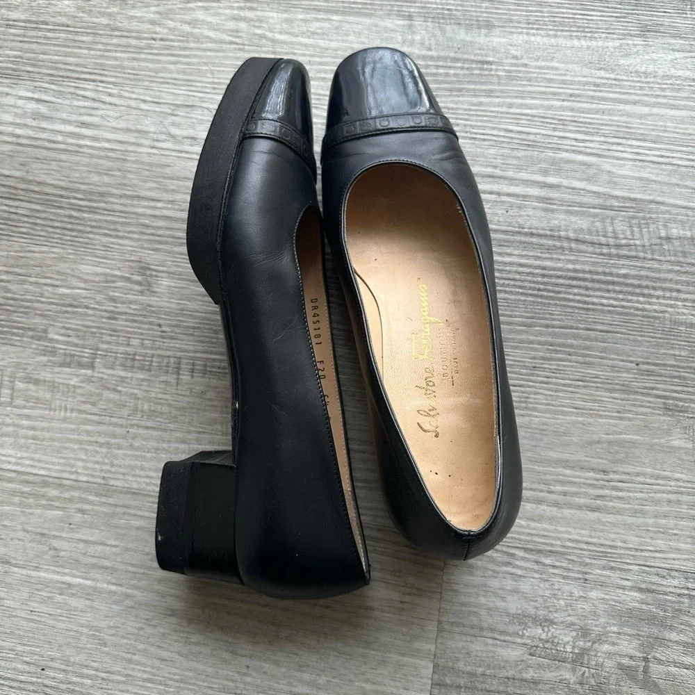 Restored Salvatore Ferragamo Women's Black and Flats Sz 6.5 runs like 6